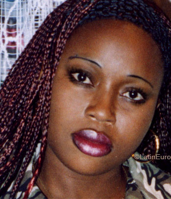 Date this attractive Cameroon girl Maria from Yaounde A9849