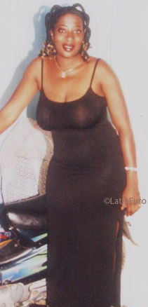 Date this hard body Faso girl Raissa> from Ouagadougou A9884