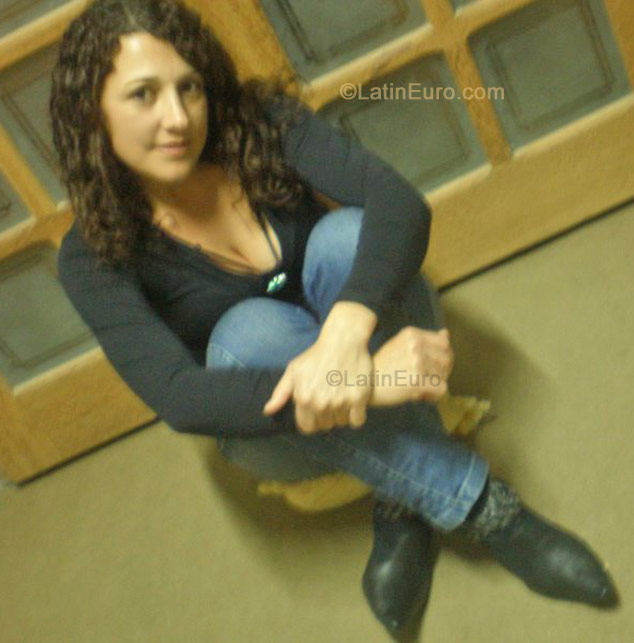 Date this delightful Brazil girl Rosimeri from Tubaraoa BR4046