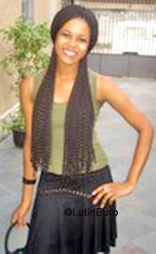 Date this athletic Brazil girl Sulamita from Rio de Janeiro B-192