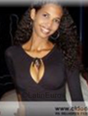 Date this good-looking Brazil girl Viviane from Cuiaba B-232