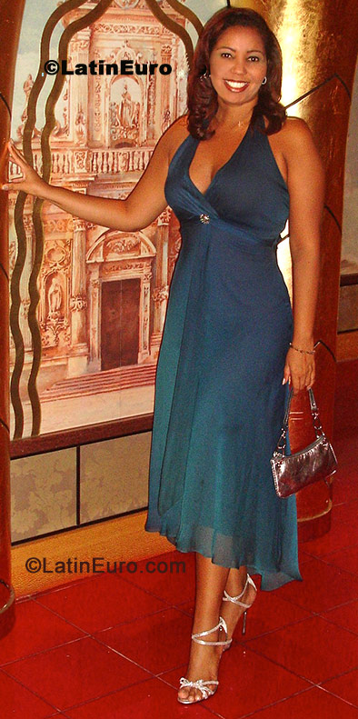 Date this georgeous Brazil girl Ellen from Vitoria B-68