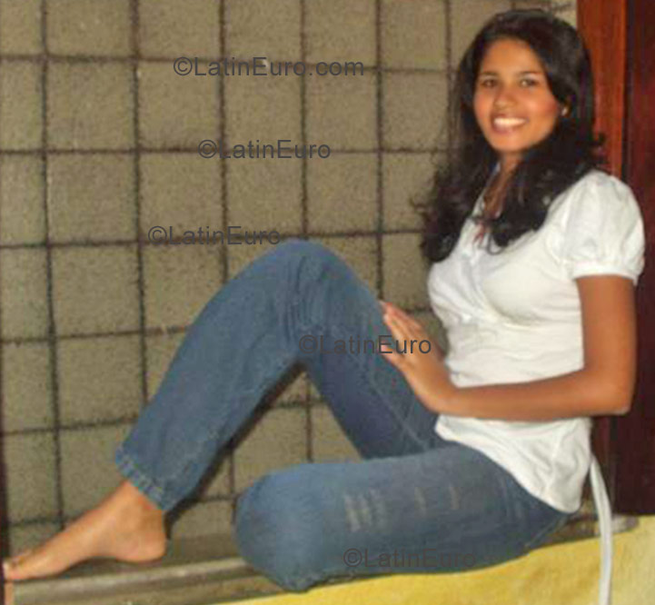 Date this happy Brazil girl Geisa from Fortaleza B1010
