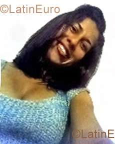Date this nice looking Brazil girl Ana from Itapira B1018