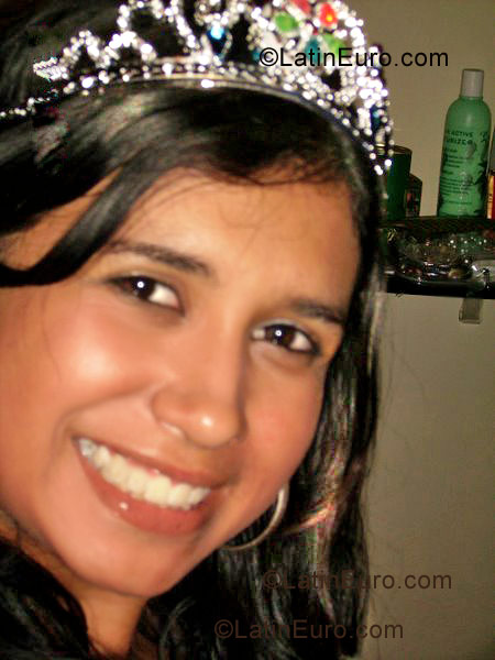 Date this sensual Brazil girl Natalia from Petropolis B1024