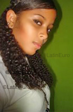 Date this cute Brazil girl Mariana from Aracaju B1066