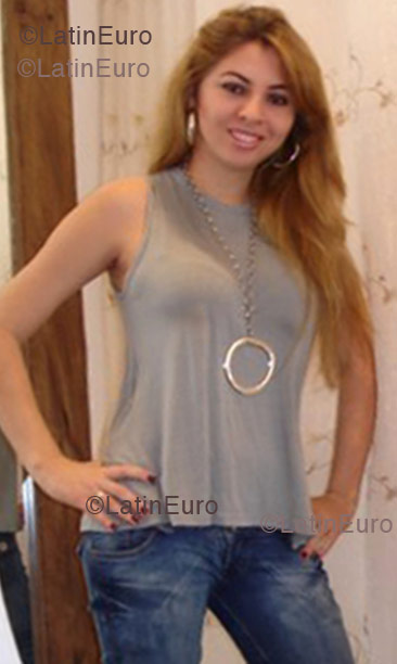 Date this tall Brazil girl Daniela from Nucleo Bandeirantes B1304