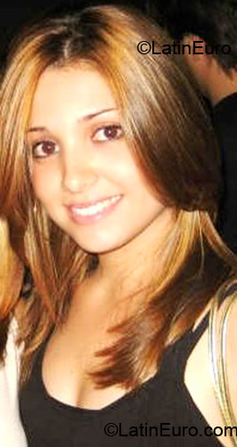Date this pretty Brazil girl Kelly from Goiania B1474