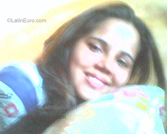 Date this voluptuous Brazil girl Erica- from Teresina B1478