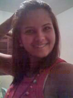 Date this athletic Brazil girl Priscilla from Niteroi B1483