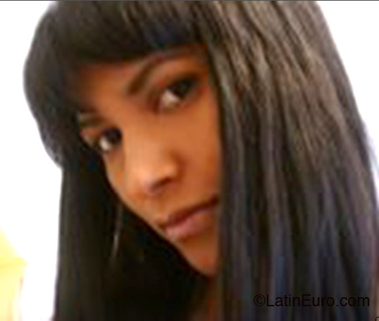Date this athletic Brazil girl Cleia from Goiania B1520