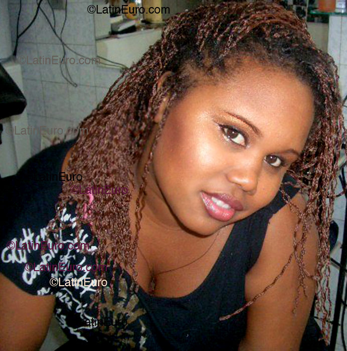 Date this nice looking Brazil girl Iracelia from Fortaleza B1547
