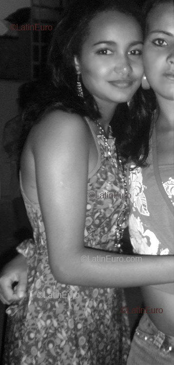 Date this delightful Brazil girl Debora- from Sao Domingos Das Dores B1564