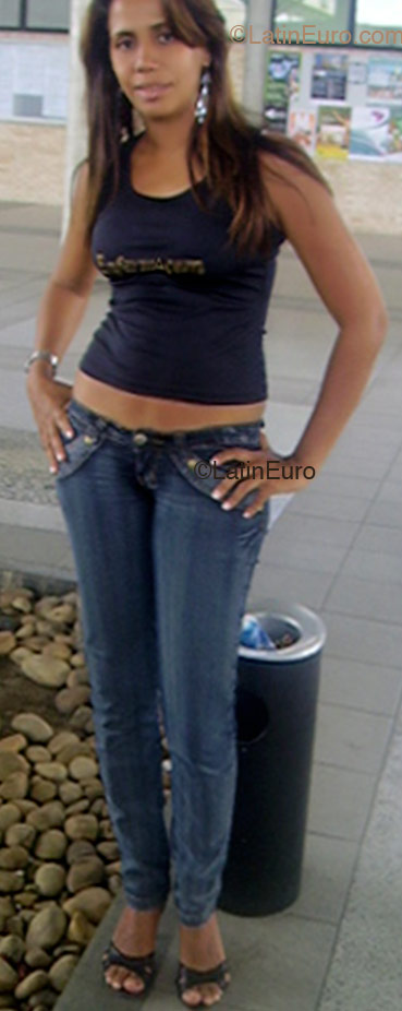 Date this charming Brazil girl Edily from Feira de Santana B1614