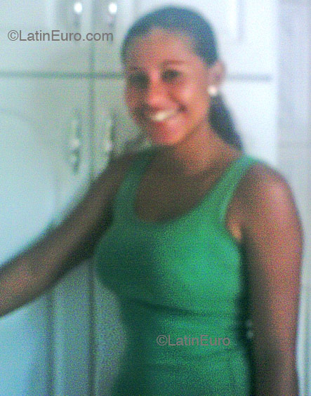 Date this voluptuous Brazil girl Dina from Sao Paulo B1686