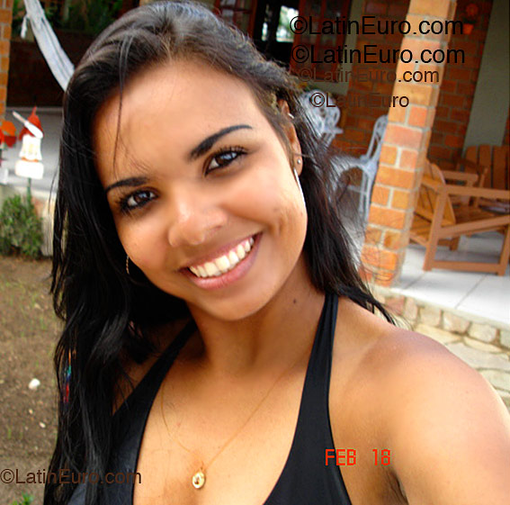 Date this happy Brazil girl Rita De Cassia from Recife B1737