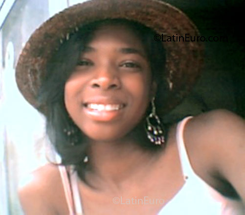 Date this cute Brazil girl Juliana from Nova Iguacu B1795