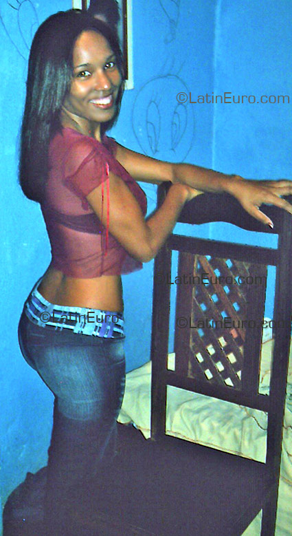 Date this foxy Brazil girl Elizandra from Contagem B1904