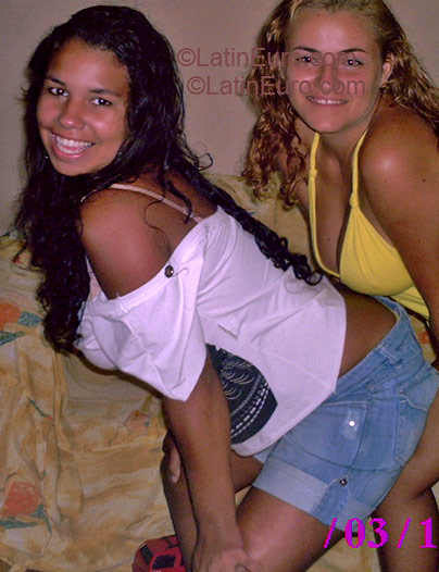 Date this sensual Brazil girl Simone from  B1919