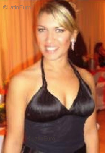 Date this sensual Brazil girl Vanize- from Porto Alegre B1930