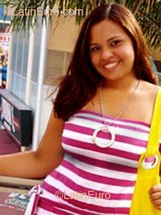 Date this lovely Brazil girl Caroline from Rio de Janeiro B1937