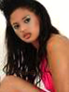 Date this athletic Brazil girl Delange from  B1988