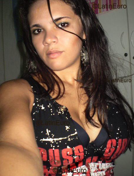 Date this hot Brazil girl Cinthia from Fortaleza B1989