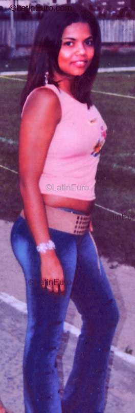 Date this young Brazil girl Smaily from  B2055
