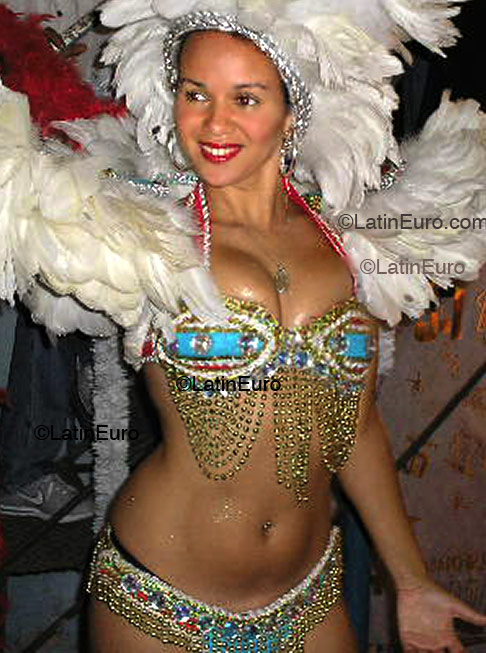 Date this foxy Brazil girl Fernanda from Rio de Janeiro B2129