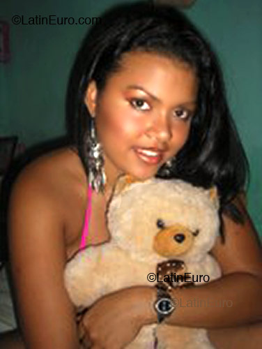 Date this sultry Brazil girl Monica from Fortaleza B2209
