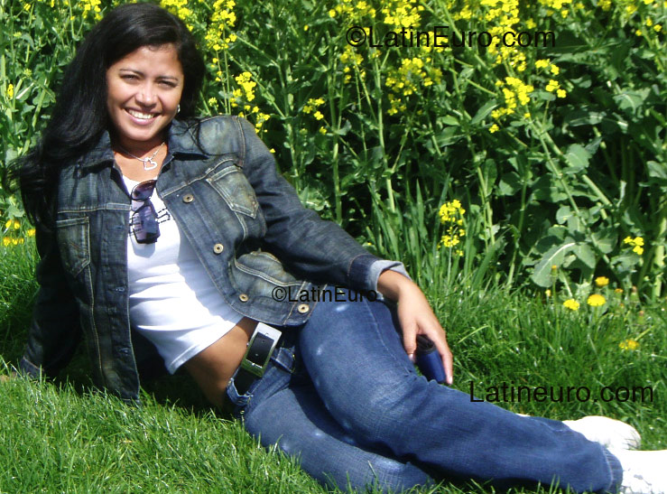 Date this young Brazil girl Lucia from Manaus B2522