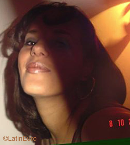 Date this georgeous Brazil girl Ellen from LONDRINA B2528