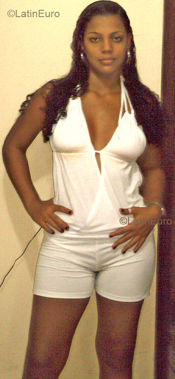 Date this charming Brazil girl Caroline from SALVADOR B2558