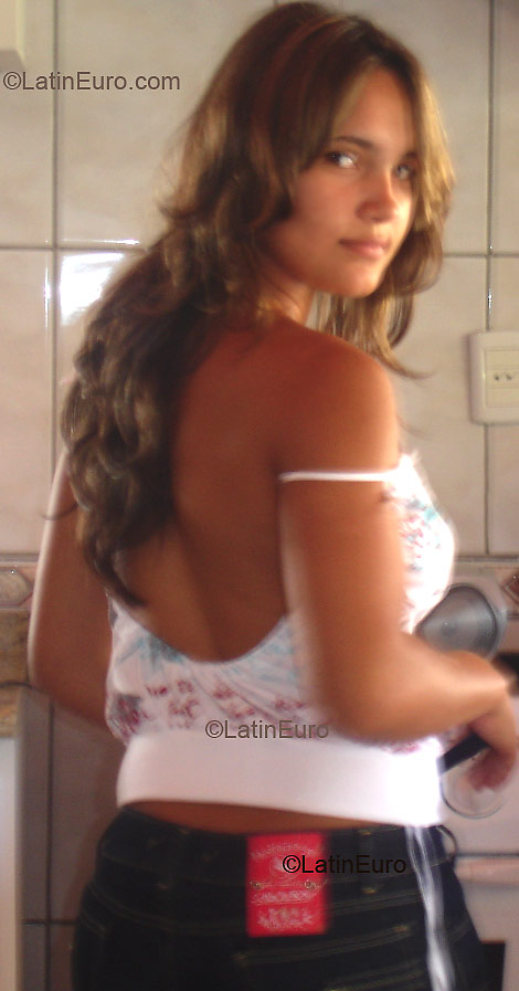 Date this hard body Brazil girl Bruna from GOIANIA B2565