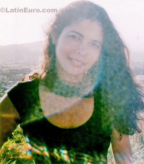 Date this pretty Brazil girl Renata from Vitoria B259