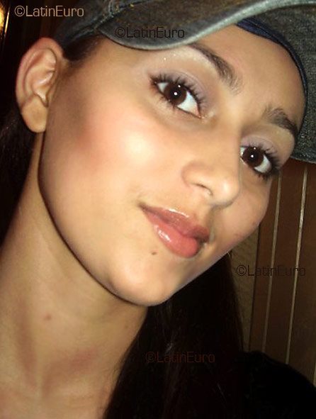 Date this hard body Brazil girl Hadala from VERA B2637