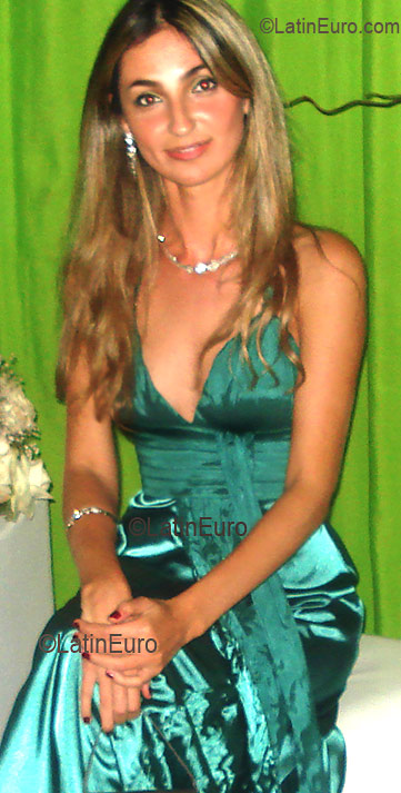 Date this athletic Brazil girl Cristiane from SAO MATEUS B2747