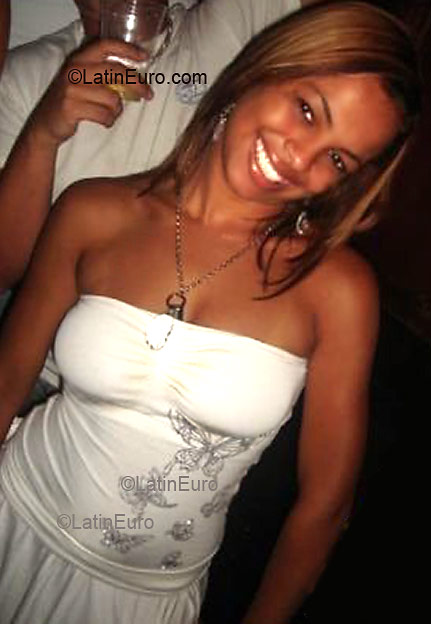 Date this gorgeous Brazil girl Nathalia from BELO HORIZONTE B2801