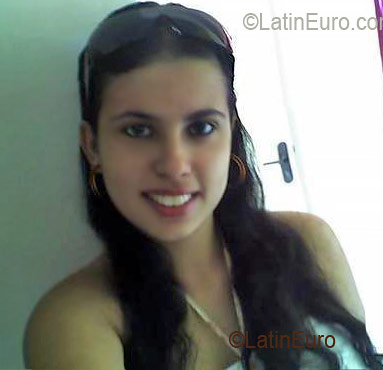 Date this stunning Brazil girl Layra from SAO JOSE DO RIO PRETO B2814