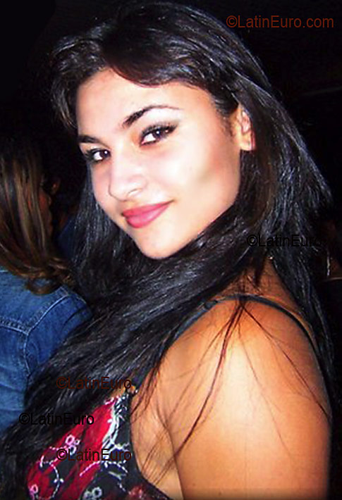 Date this hard body Brazil girl Hadaika from MAUA B2832
