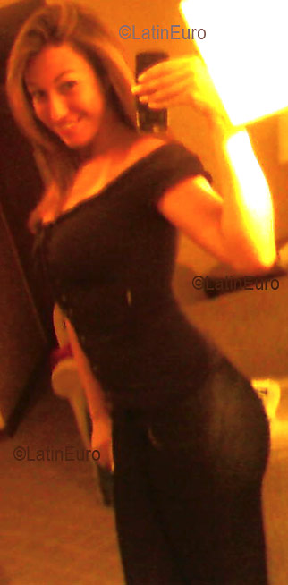 Date this attractive Brazil girl Rachel from  B3006