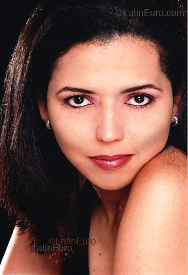 Date this young Brazil girl Luciane from SAO PAULO B3029
