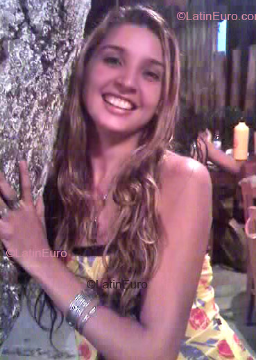 Date this stunning Brazil girl Cleyde from SALVADOR B3061
