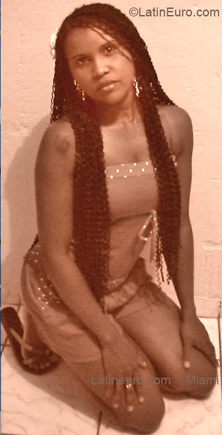 Date this delightful Brazil girl Roselea from VILA VELHA B3067