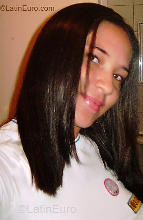 Date this sultry Brazil girl Carmen from TERESINA B3071