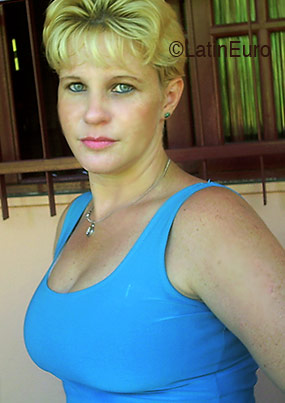 Date this hard body Brazil girl Iedda from CACHOEIRO DE ITAPEMIRIM B3075
