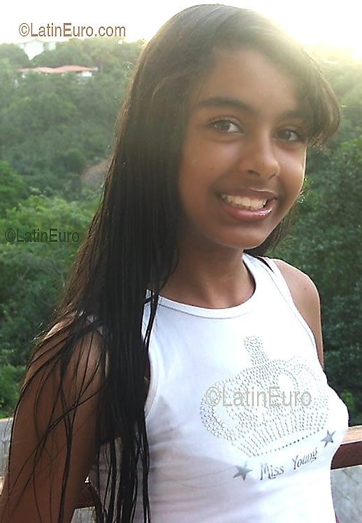 Date this delightful Brazil girl Jessiane from  B3100