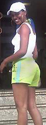 Date this funny Brazil girl Paula from GUANAMBI B3120