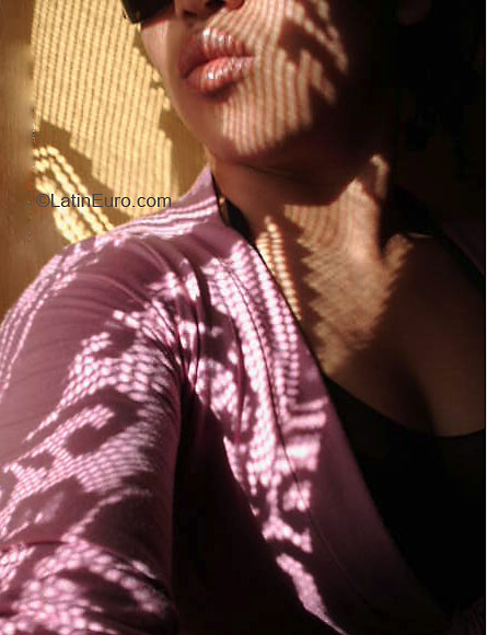 Date this attractive Brazil girl Eliana from PINHAIS B3125