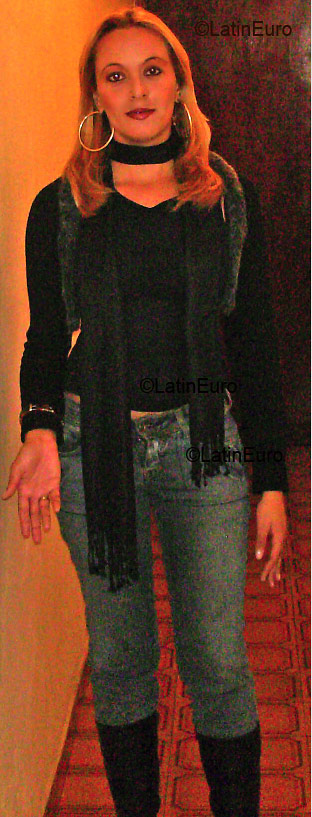 Date this stunning Brazil girl Graziely from GUARATINGUETA B3163